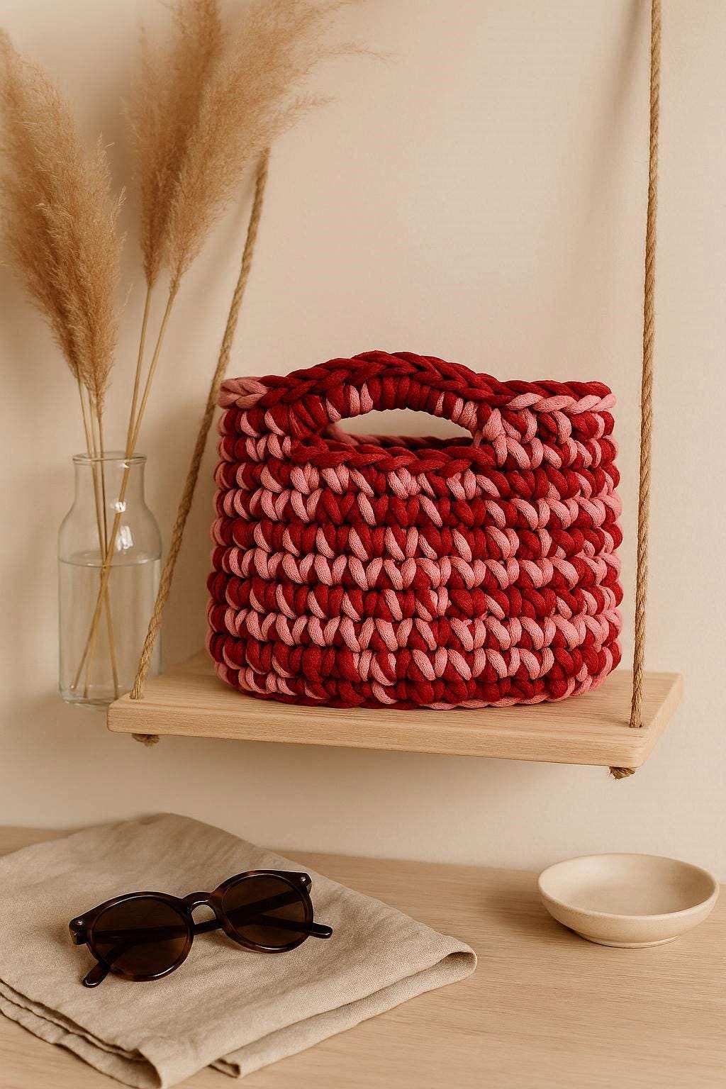 Crochet T-Shirt Yarn Bag Pattern – DIY Short Handle Tote, Chunky Ribbon Yarn Purse Tutorial, Step-by-Step Crochet Instructions